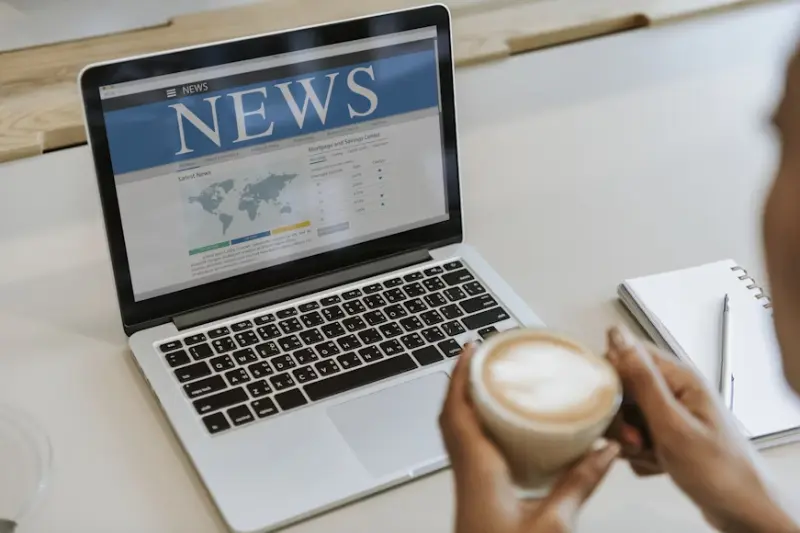 how to stay updated with daily tech news